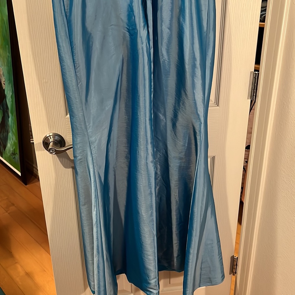 Beautiful Shimmery Blue formal gown with large bow accent - Picture 5 of 7